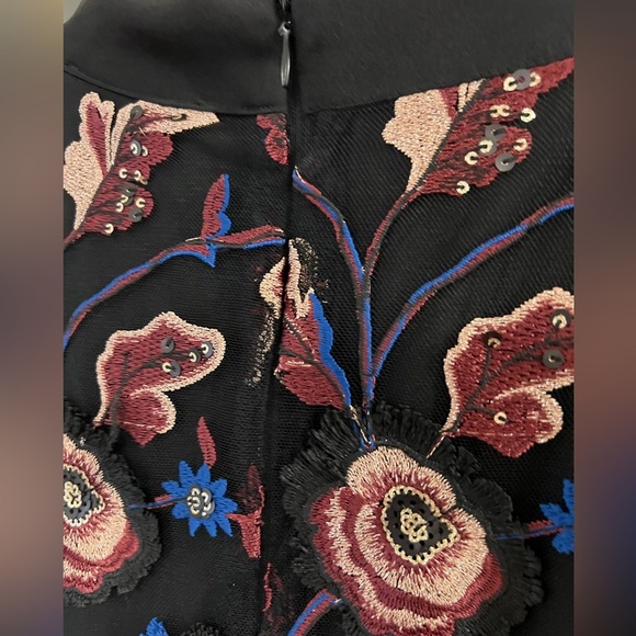 Sam Edelman embroidered Dress - size 12 - NWT - Picture 5 of 9